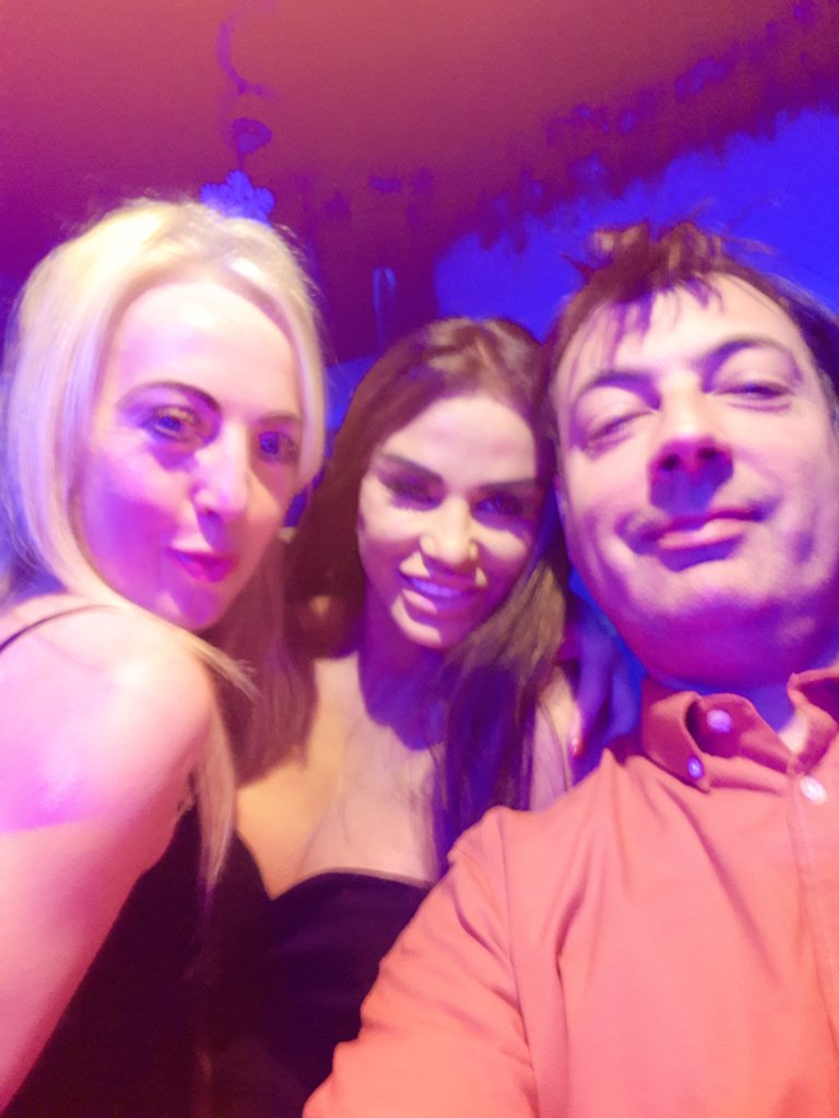 SmithXray99's tweet photo. Good Night  OUT with the Pricey https://t.co/RQeV49E6Lv