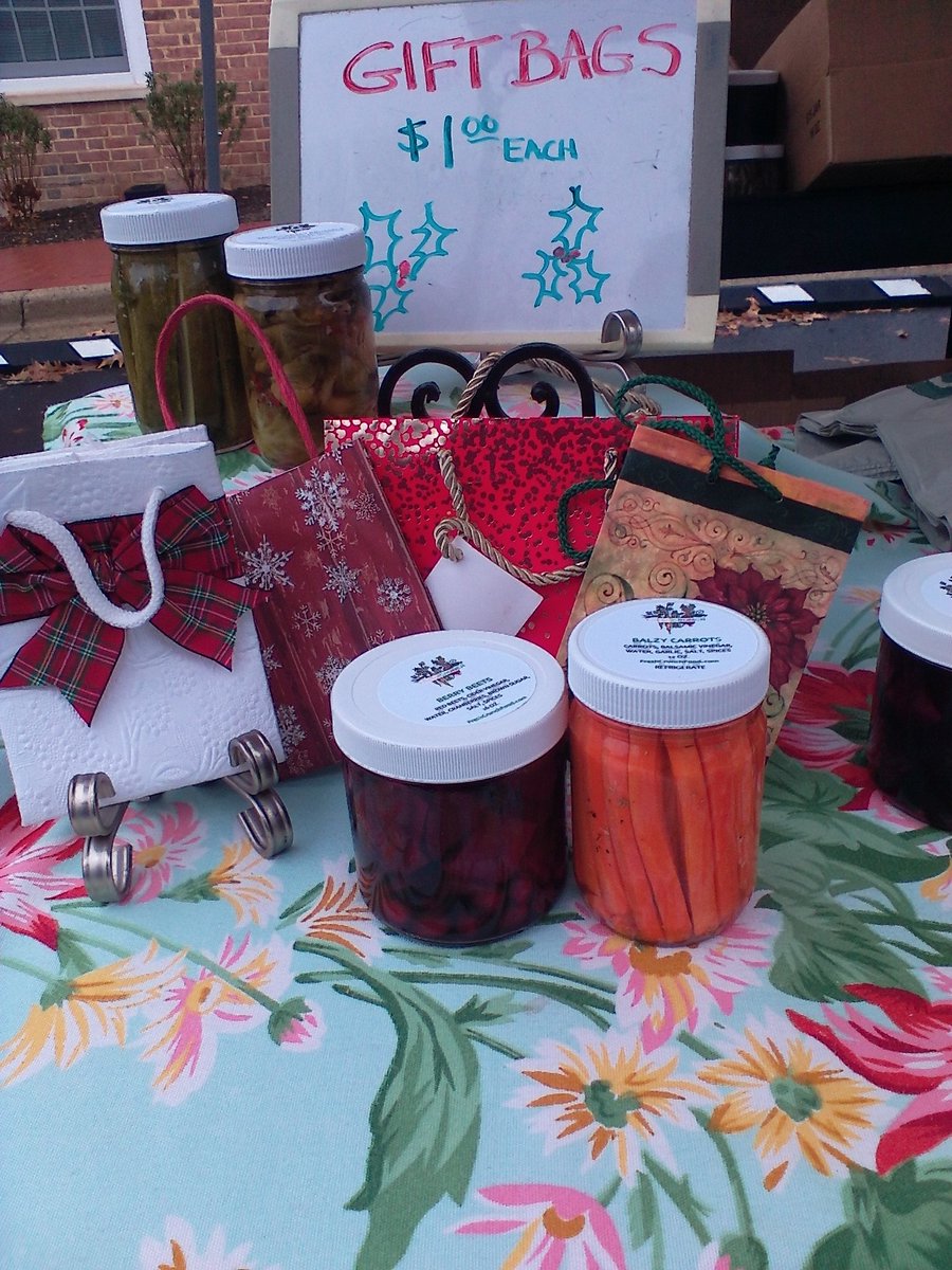 FreshCrunch's tweet photo. Put @FreshCrunch pickles on your #Xmas list! Find us @FallsChurchGov Farmers Mkt NOW! #buyfresh #buylocal https://t.co/kROCE3ejXX