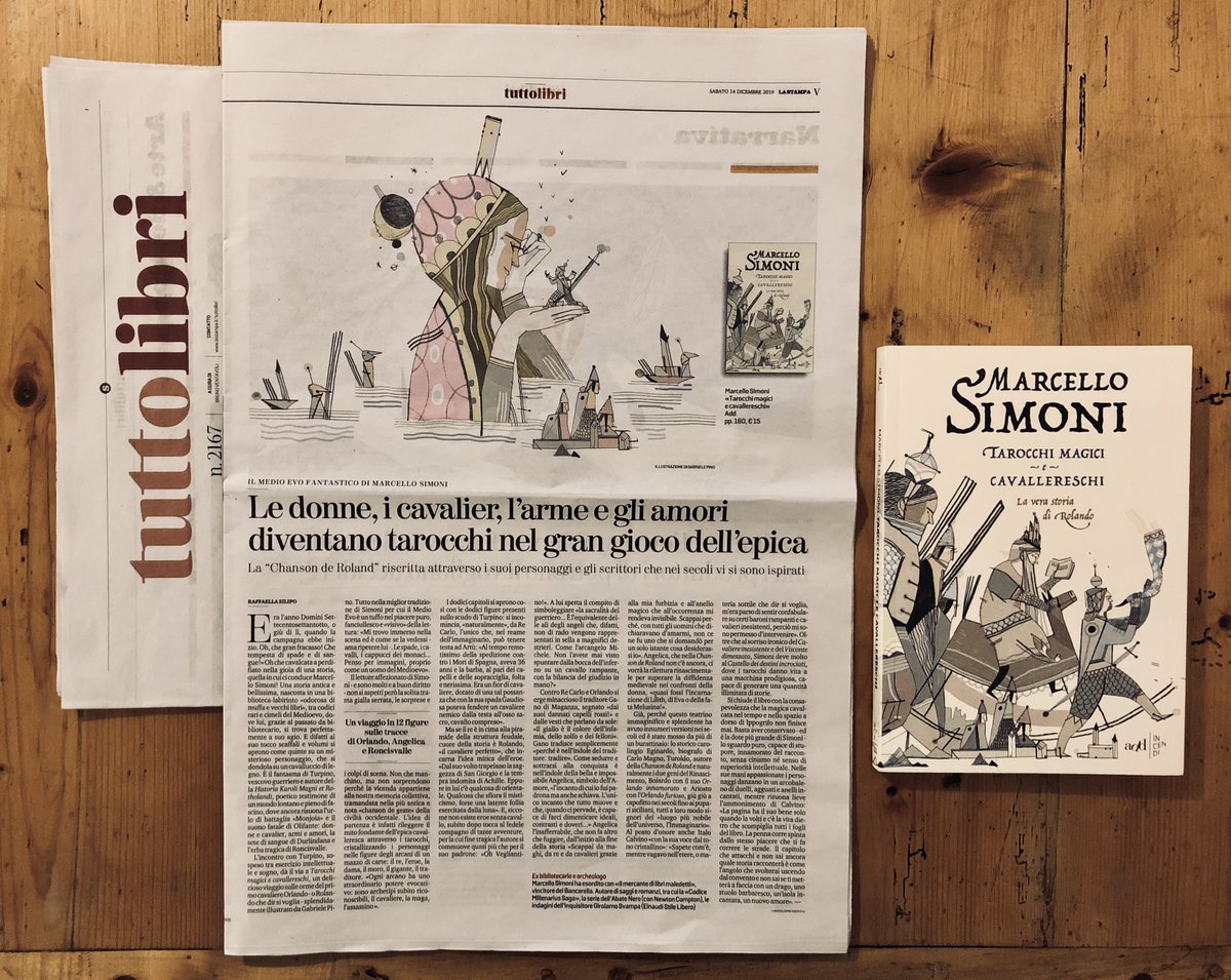 Il sabato è già un bel giorno, poi oggi a Torino c'è il sole e se passeggiando vi fermate in edicola, trovate @TuttoLibri con dentro i nostri due libri di Natale: «Le case dei miei scrittori» di @evblochdano e «Tarocchi magici e cavallereschi» di @MarcelloSimoni.