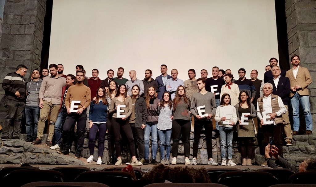 🎖 Reconeixement destacat del Club als Premis de l’Esport Molins de Rei 2019. En Víctor Andrade va ser guardonat com a millor promesa masculina. I el jugador format a la nostra base, Fran Sánchez, va rebre el premi a millor esportista de l’any. #ForçaMolins #MolinsdeRei