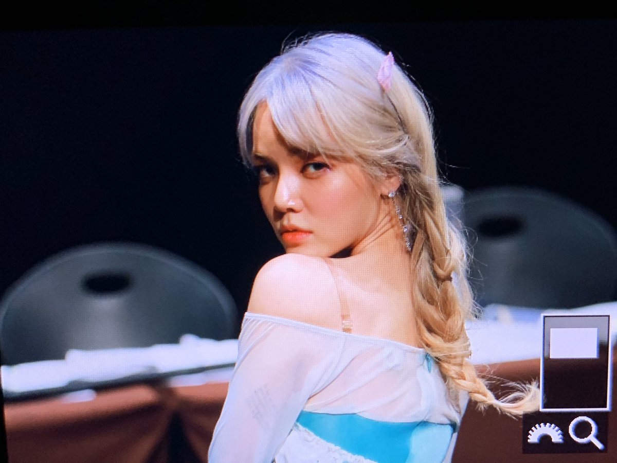 지민 사진 올리는 계정 tweet media