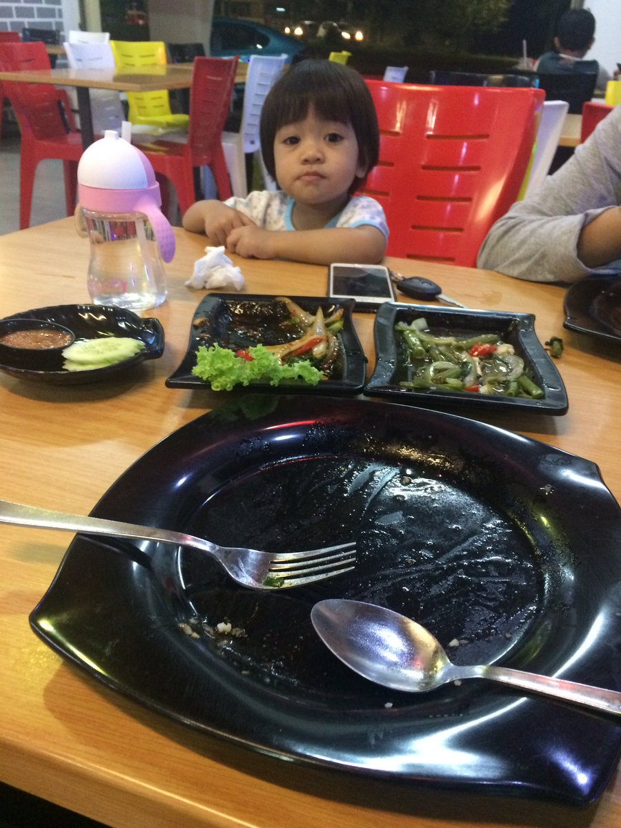 Alhamdulillah. Makan malam.