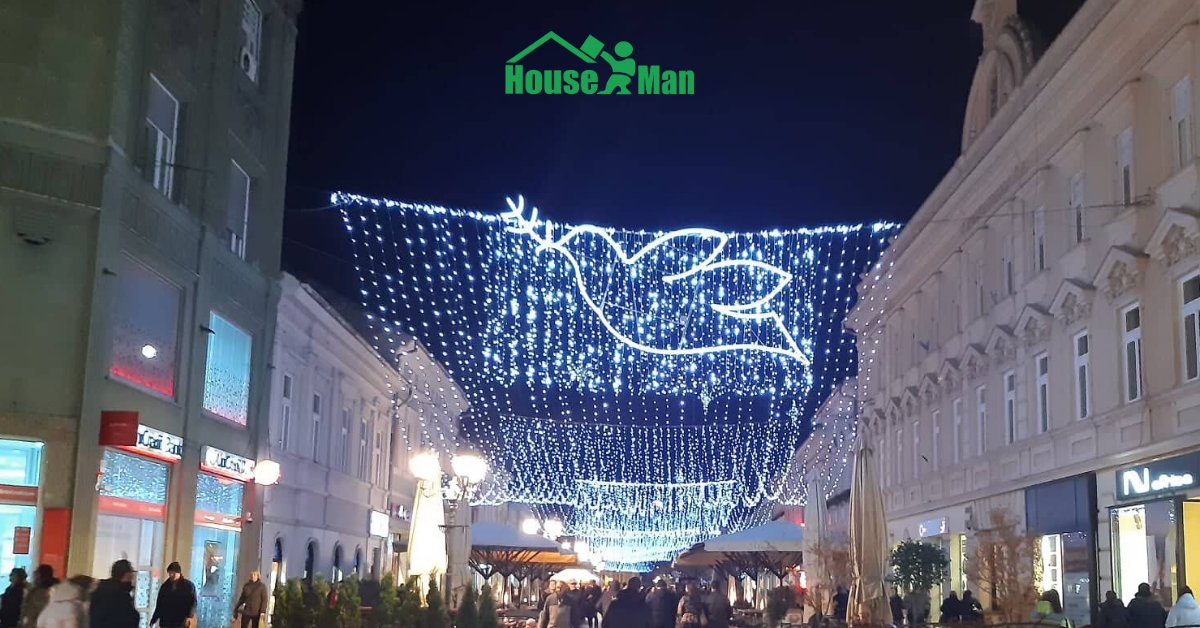 HouseManRS's tweet photo. Predivna praznična atmosfera na gradskim ulicama... 🎄🎊🤗 Verujemo da uživate, a ako vam je potrebna naša asistencija - tu smo za vas, 24h dnevno, 7 dana u nedelji! 👌 https://t.co/wGxDQHcqPf