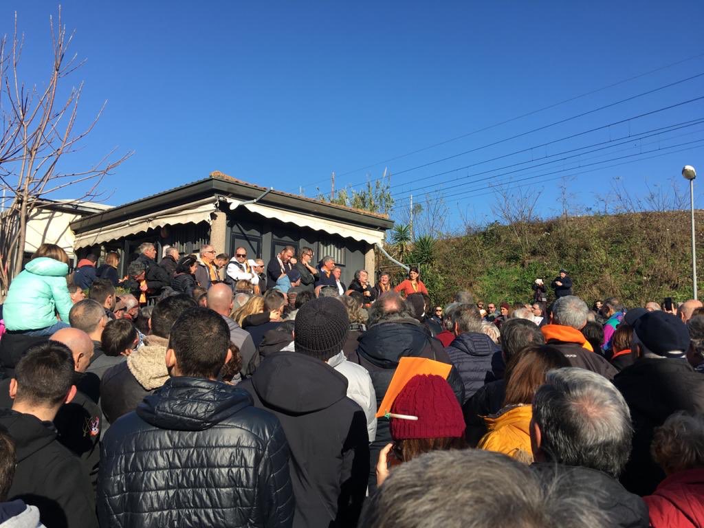 agroardeatino's tweet photo. Partecipiamo tutti noi del #IXmunicipio perché possiamo dire #nodiscariche in questo quadrante.
mi chiedo perché in questi 6 anni non si sia studiato un piano per i #rifiuti ... lo scempio era pianificato? #roma #falcognana #regione #lazio #bastadiscariche https://t.co/qP3gtnwkWs
