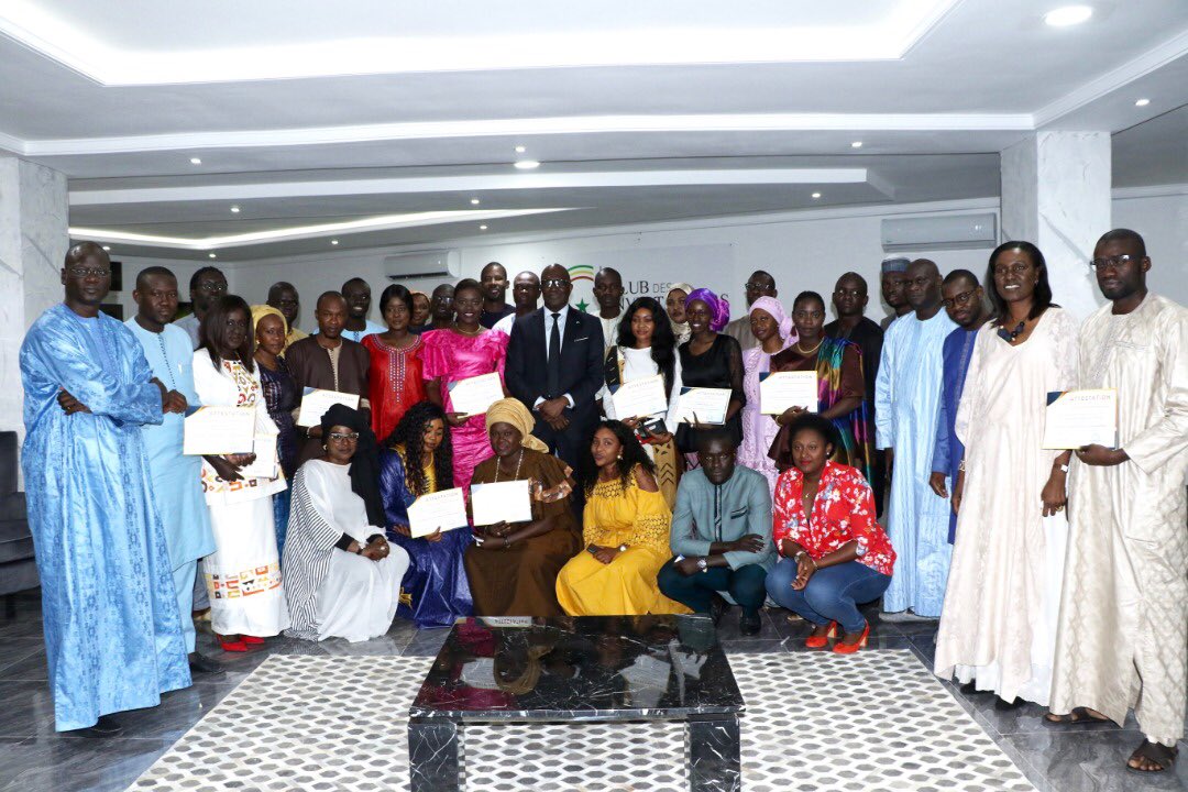 Aboubacar20's tweet photo. Atelier de formation au @CIS_Senegal dans le cadre du Renforcement de capacités des jeunes entrepreneurs Champions Junior dans leur domaine d’activités Merci au Président Babacar NGOM et à l’ensemble des formateurs pour le partage d’expérience 🇸🇳 #Kebetu #bluetouch #leadership https://t.co/9BG4TKvrr5