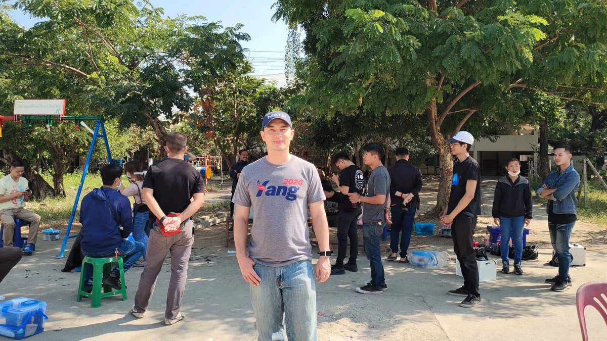 zenglen's tweet image. #PledgeForHumanity We went to an orphanage to donate supplies and help out. #YangGang live the values of #HumanityFirst