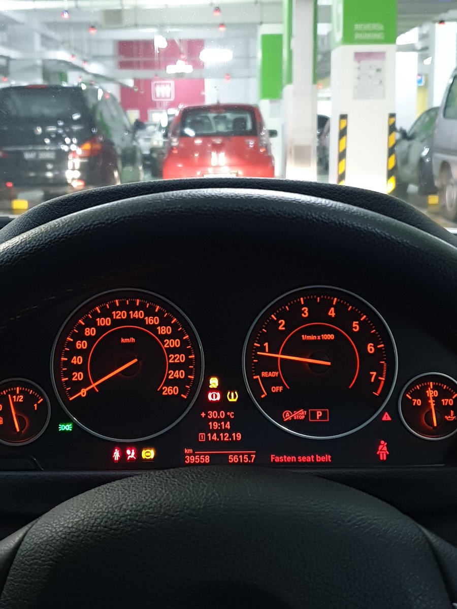 Gmulll's tweet image. Shit tone of sensors to deal with. #Moderncarproblems