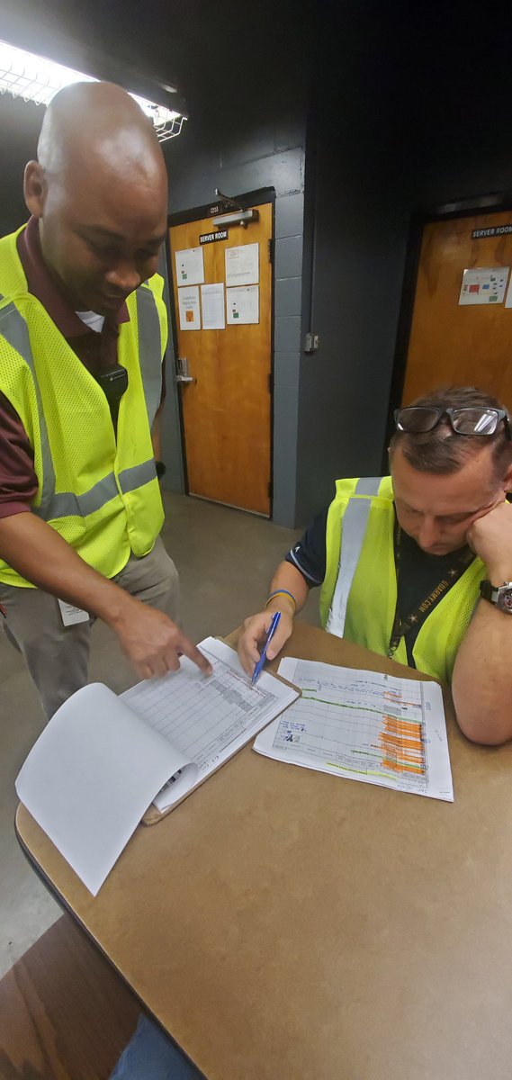Tampa Preload Manager Gary Dickens (seated) and FT preload Sup Merv Clement compare notes to account for our customers packages in Tampa! They are all here and being run!!
@FloridaUPSers 
<a href="/JDMyrick1/">J.D. Myrick</a> 
<a href="/ashleyazgreene/">Ashley Greene</a> 
#doorsdown #tampapreload #peaksmiles