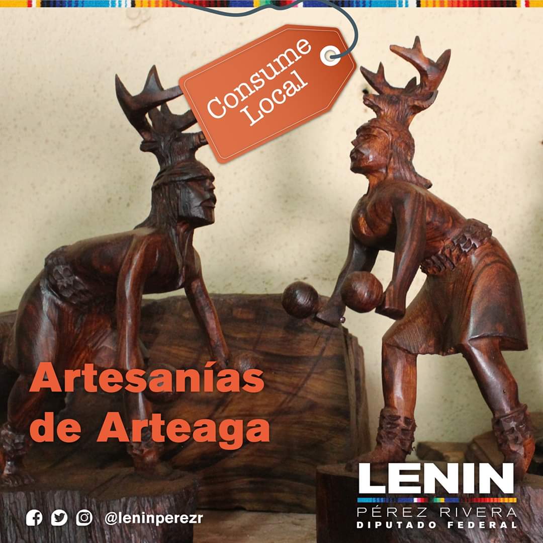 Los artesanos de Arteaga fabrican día con día figuras de madera utilizando principalmente el álamo. Los invito a valorar el trabajo que hacen y comprar su maravilloso trabajo. 
#QueHableElNorte 👊