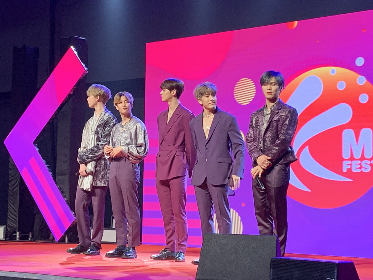 RukkiQ's tweet photo. #KMetFestival2019inBKK #KmetFestival2019 #ASTRO https://t.co/x0cMudFyae