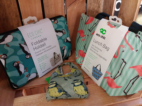 SeabirdCentre's tweet image. Looking for some #sustainable stocking fillers?
Head along to our lovely giftshop this wknd and choose from our fab range of #keepCups, books and ecogifts AND our delicious Christmas dinner is available everyday until Christmas😃👍