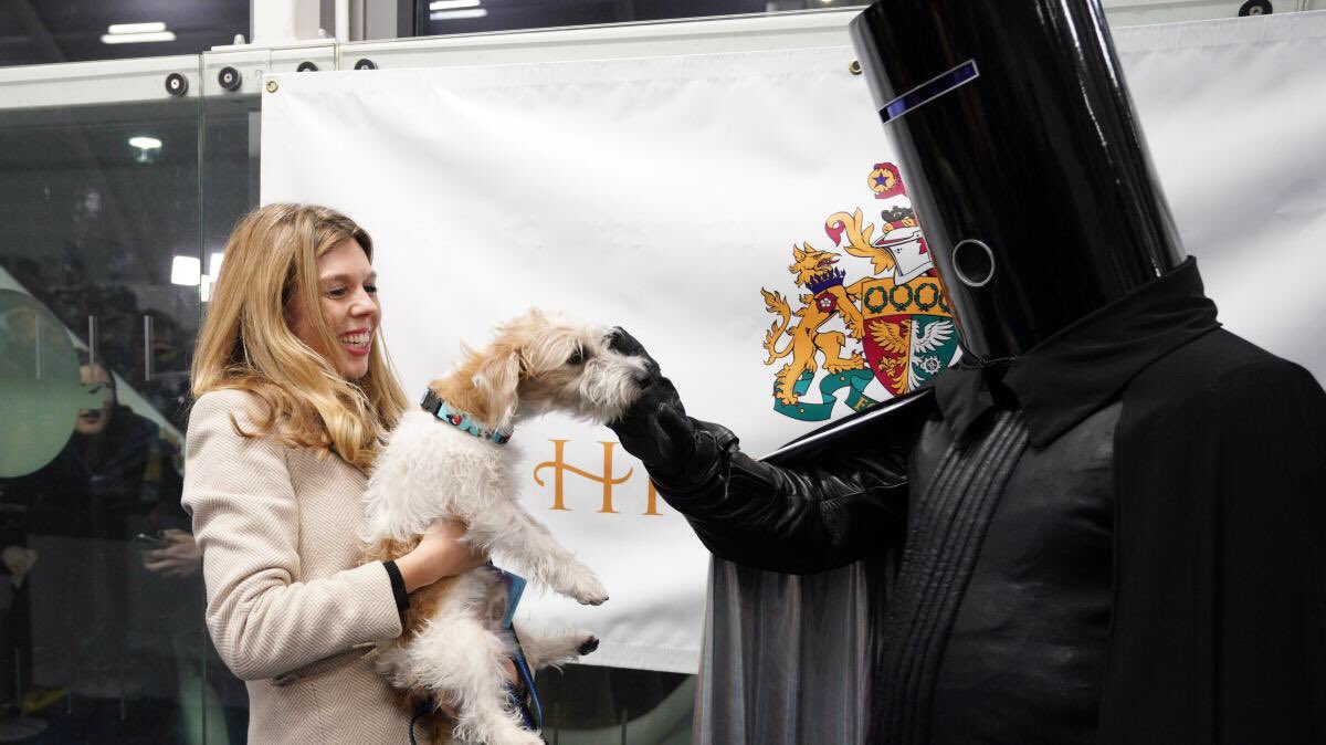 .@LordBuckethead “Five more years trapped in an unhealthy relationship” Carrie “Tell me about it...” LB: “I was actually... err... speaking to the dog.” *whispers* “on behalf of the nation”