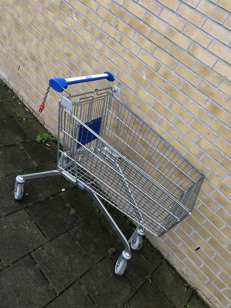 Hoi <a href="/ActionNederland/">Action Nederland</a>, er staat hier al een week een verdrietige Action winkelwagen, 1km verwijderd van zn vriendjes. Soort van Home Alone maar dan andersom. Hoe gaan we dit oplossen?
