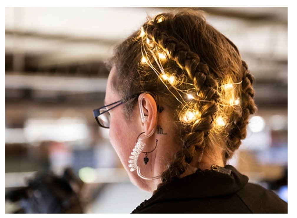 ICKicka83's tweet image. Spred lite leende igår med mina ljustiara. Foto: Ola Gustafsson, frilansfotograferna #hockeyallsvenskan #bikkarlskoga