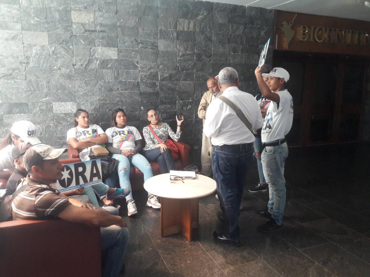 Ronald Mendible. ✝☪🕉☸✡🔯🕎🏳️ (@ronaldmendible) on Twitter photo Firman acuerdo ORA y Mov.Nac. de Religiones
.<a href="/NicolasMaduro/">Nicolás Maduro</a> .<a href="/taniapsuv/">Tania Valentina Díaz</a> .<a href="/anahiarizmendi/">Anahi Arizmendi</a> .@psuvaristobulo .<a href="/PSUVoficial/">PSUV Oficial</a> .<a href="/dcabellor/">Diosdado Cabello R</a> .<a href="/JoseGVielmaMora/">Vielma Mora</a> .<a href="/ORIATEVENEZUELA/">CNI Consejo Nacional Intereligioso 🇻🇪🕎✝️☪️☯️🕉</a> .<a href="/cultura_anc/">Comisión Permanente de Identidad Cultural ANC</a> .<a href="/IDENTIDADESPIR1/">IDENTIDAD ESPIRITUAL (Oficial)</a> .<a href="/religiones_an/">ReligionesAncestrales (Oficial)🎎🌱🌳</a> .<a href="/dariovivaspsuv/">Darío Vivas</a> Firman acuerdo ORA y Mov.Nac. de Religiones
.<a href="/NicolasMaduro/">Nicolás Maduro</a> .<a href="/taniapsuv/">Tania Valentina Díaz</a> .<a href="/anahiarizmendi/">Anahi Arizmendi</a> .@psuvaristobulo .<a href="/PSUVoficial/">PSUV Oficial</a> .<a href="/dcabellor/">Diosdado Cabello R</a> .<a href="/JoseGVielmaMora/">Vielma Mora</a> .<a href="/ORIATEVENEZUELA/">CNI Consejo Nacional Intereligioso 🇻🇪🕎✝️☪️☯️🕉</a> .<a href="/cultura_anc/">Comisión Permanente de Identidad Cultural ANC</a> .<a href="/IDENTIDADESPIR1/">IDENTIDAD ESPIRITUAL (Oficial)</a> .<a href="/religiones_an/">ReligionesAncestrales (Oficial)🎎🌱🌳</a> .<a href="/dariovivaspsuv/">Darío Vivas</a>