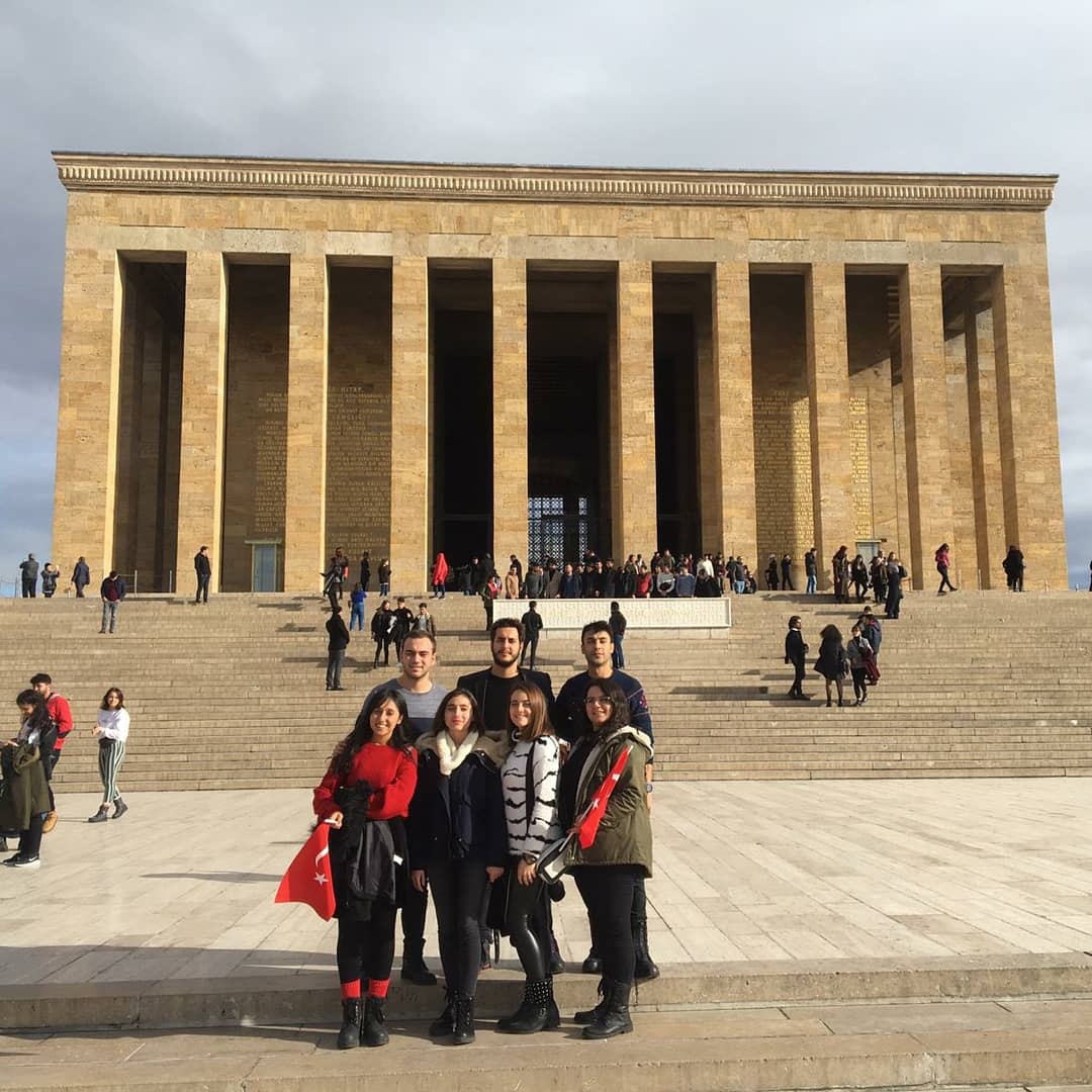 ahbap_pau's tweet photo. Atamızın huzurundayız 💚 
Sevgi, saygı ve özlemle...
İyi ki ahbap 💚
@ahbap_uni @haluklevent @ahbapplatformu https://t.co/q2DfjnCczb