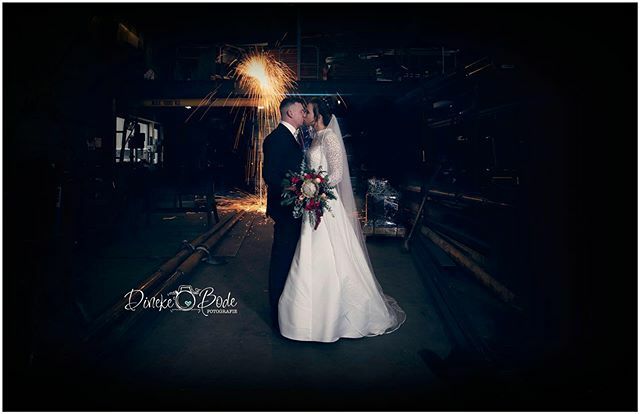 Mijn laatste bruiloft van dit jaar afgesloten met dit spetterende bruidspaar Tonnie &amp; Janne
.
.
#wedding #weddingphotography #trouwenin2020 #love #weddinginspiration #trouwen #trouwfotografie #trouwfotograaf #devonkenvliegenervanaf ift.tt/2YNOnQX