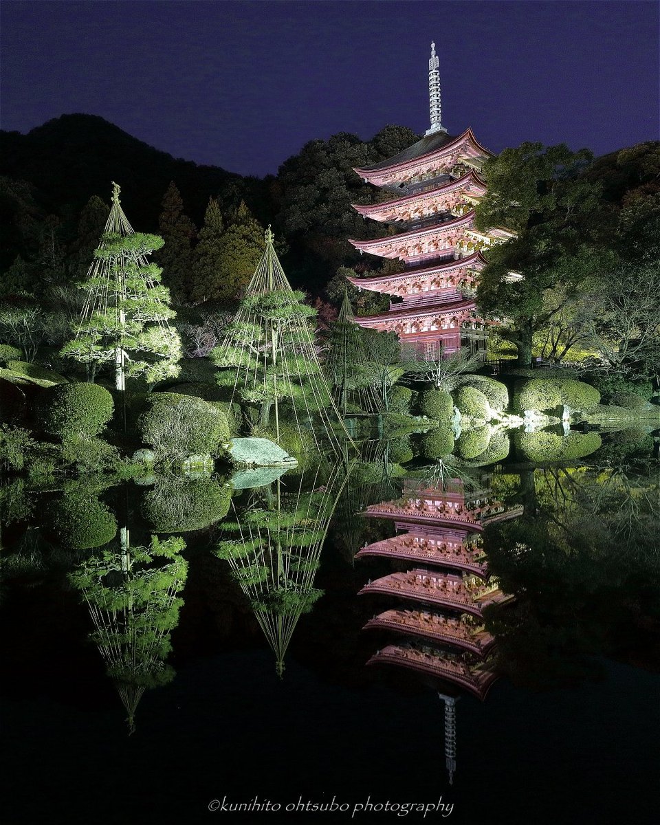Uzivatel Kunihito Ohtsubo Na Twitteru National Treasure Five Storied Pagoda Location 山口県山口市 瑠璃光寺五重塔 Tokyocameraclub 東京カメラ部 五重塔 国宝 Canon Canonphotography 瑠璃光寺 山口県 日本庭園 ライトアップ リフレクション
