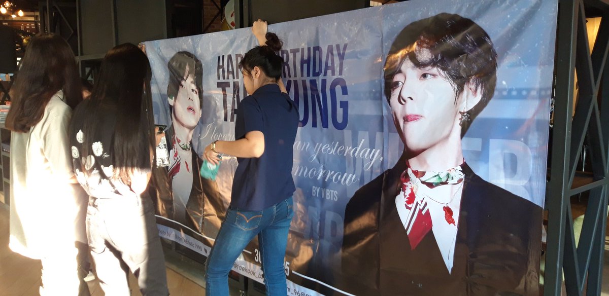 BTSARMYs613's tweet photo. ทีมงานพร้อมมาก
พรุ่งนี้คุมแม่อย่าลืมมาชุมนุม
เอ้ย...ร่วมงานวันเกิดน้องแทกันเยอะๆนะคะ
#HappyTaehyungDay 
@hyde_cafe siamsquare one ชั้น7
#TAEHYUNG #bts
#ตลาดนัดบังทัน https://t.co/ZzLelgViFL