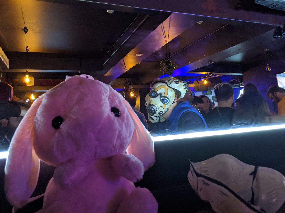 ebisu_chuu's tweet photo. Watch out smollest Tina.
.
.
.
.
.
.
.
.
#moxxisheist #Borderlands3 #twitchmelbourne https://t.co/TySN3sDnAO