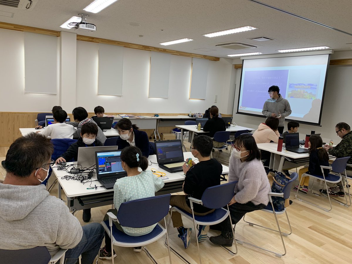 Coderdojo_shira's tweet image. 本日は沢山のご参加ありがとうございました😄やる気のある子たちばかりで熱い回になりました。今回も少しドタバタしましたが、無事イベント開催できました。ご協力ありがとうございました。後日レポート公開します! #coderdojo #HourOfCode