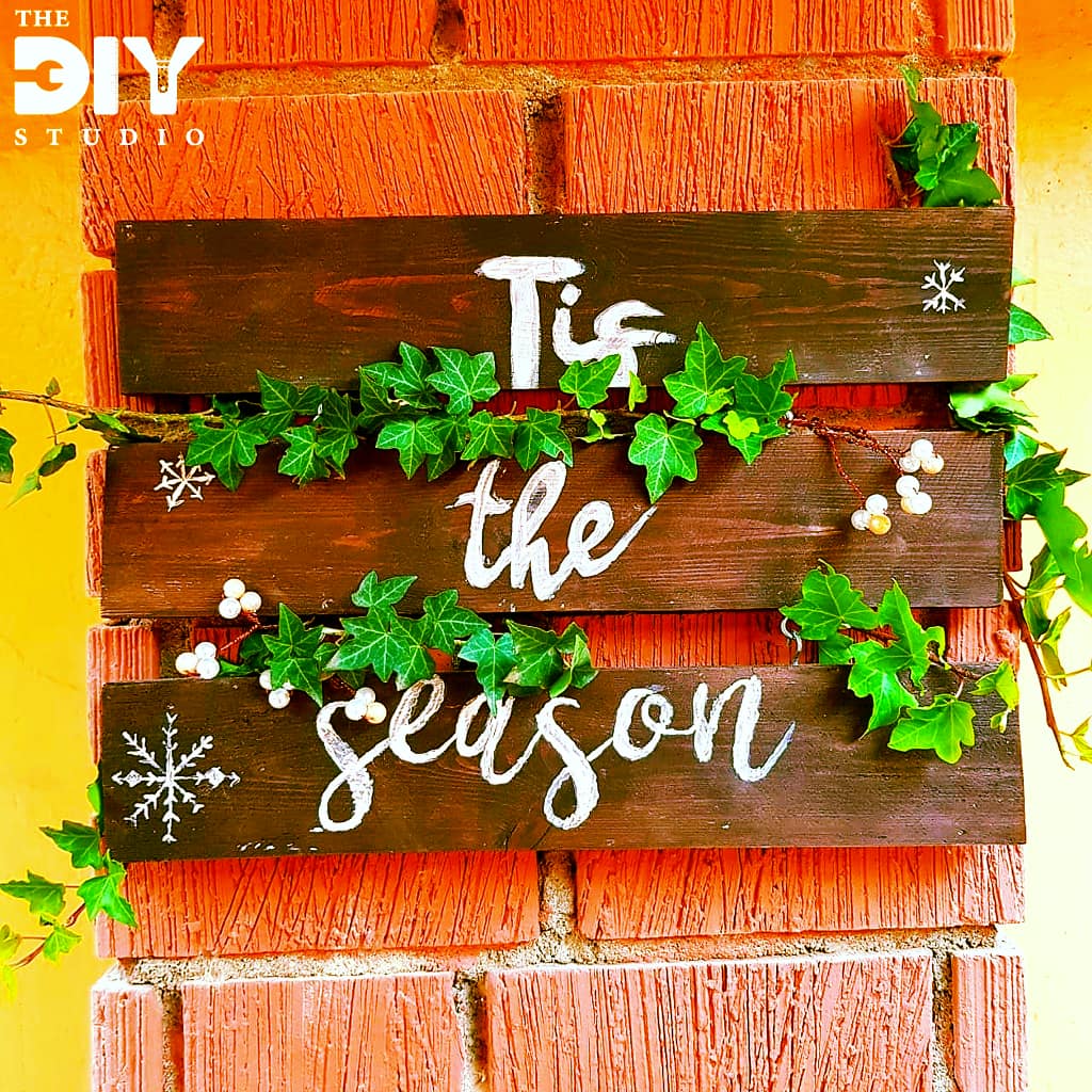 theDIYStudioKe's tweet photo. We have been making festive season themed crafts in our studio. We stained and then painted these wooden planks and connected them with hook screws.
Join us in studio to make your own Christmas crafts, cards and gifts.
.
.
.
.
#CreateYourPassion
#christmasinthetropics☀️🌊🌴 https://t.co/hbFmxbu7bV