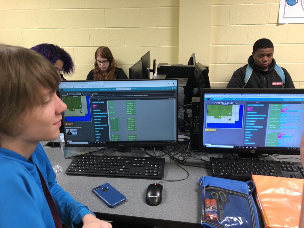 MzOutland's tweet image. Teaching block coding. Game Design and Development class did great demonstrating their skills during Hour of Code. #fcpshourofcode2019 #hourofcode2019 #girlswhocode @MrMills_TC @TCHSacademies