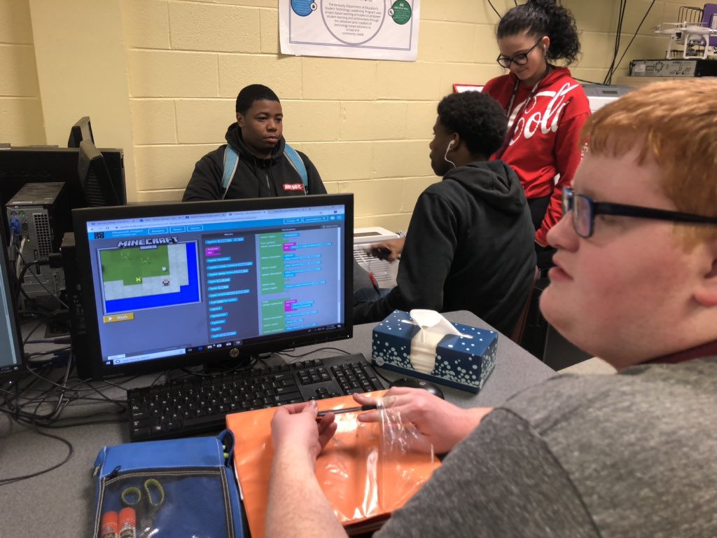 MzOutland's tweet image. Teaching block coding. Game Design and Development class did great demonstrating their skills during Hour of Code. #fcpshourofcode2019 #hourofcode2019 #girlswhocode @MrMills_TC @TCHSacademies