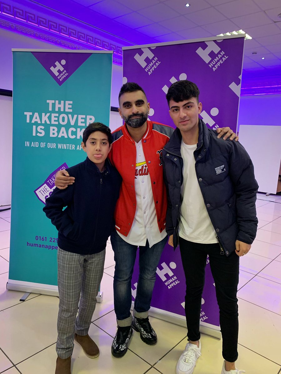 arqamalhadeed's tweet photo. I’ve never laughed as much as I did at the stand up with @tezilyas last night with @HumanAppeal #ukcomedytour😂
⚠️I’ve learnt a very important lesson “Never accept the VIP seats because you will be roasted alive 💀🔥⚠️ https://t.co/bpCJxcVUz0