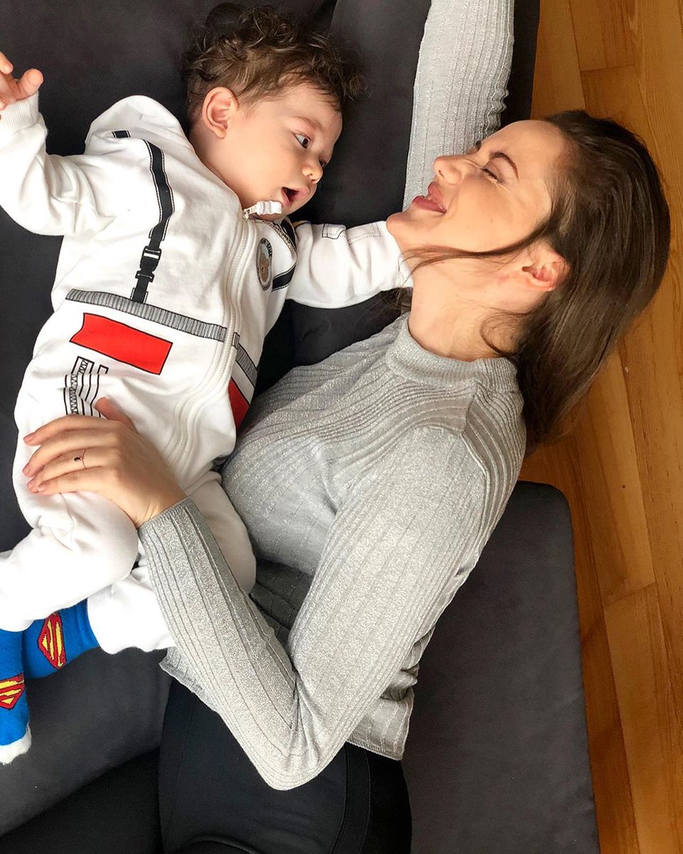 eliz189's tweet photo. Fahriyemin bebişi gelmişş aynı babası bu 😍😍😍😭😭😭😭😭❤️ #fahriyeevcen #buraközçivit https://t.co/CLux3OeO7N