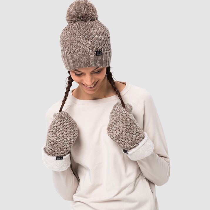 JWNottingham's tweet photo. Christmas is around the corner, and we've got some fantastic stocking fillers for you! Why not come down to your local Jack Wolfskin store in Nottingham, Leeds and York. We'd love to help you find the perfect gift. 

#JackWolfsinkNottingham #giftideas #Christmas https://t.co/WfyEIQIw6n