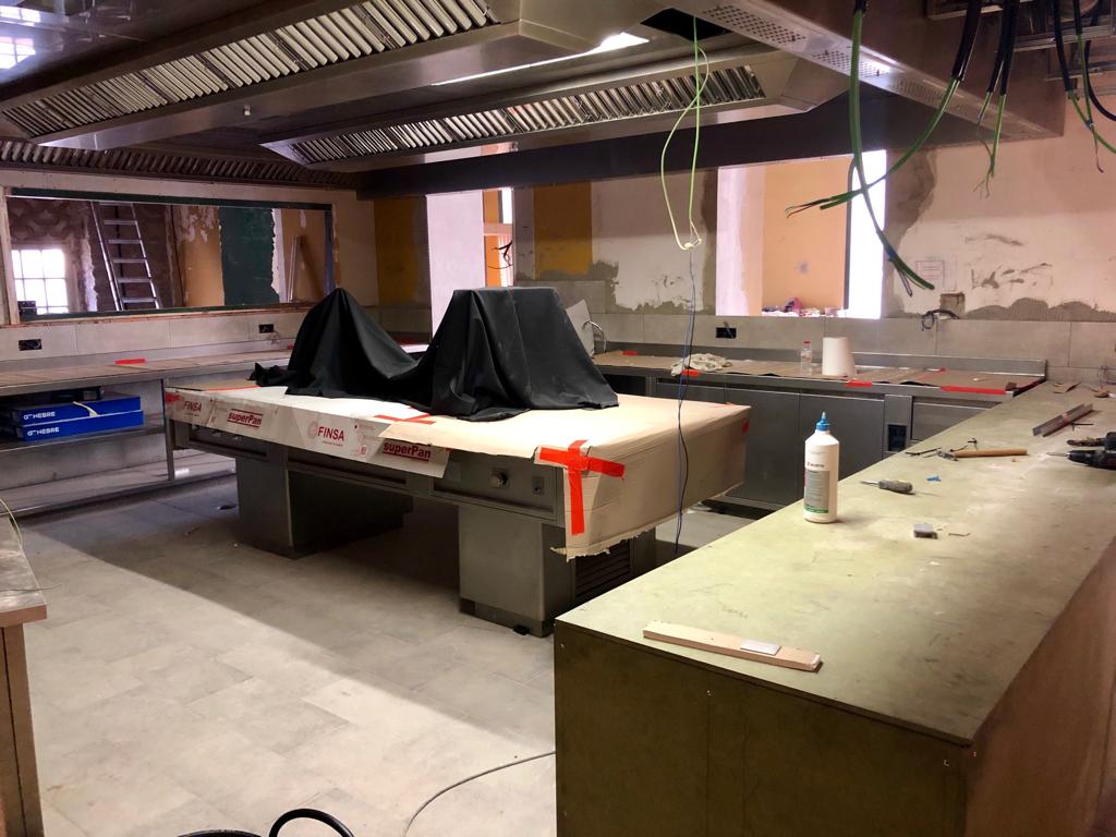 ProInsFred's tweet photo. Enllestint la cuina del Cau de l’Ateneu a Manresa. Un espai únic amb una cuina a l'alçada.
-------------
Terminando la cocina del Cau del Ateneu en Manresa. Un espacio único con una cocina a la altura.
.
.
@caudelateneu #cuinesprofessionals #cocinasprofesionales #kitchenevolution https://t.co/UaYoFteWJx