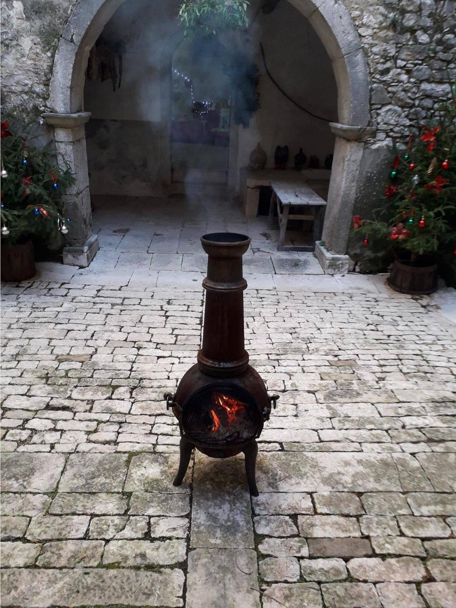 Living3tre's tweet photo. sab 14 e dom 15 dicembre - da ore 10:00 a ore 21:00 - saremo presenti ai "Mercatini a Palazzo" a #SantaCroceDelSannio #AltoSannio #Molise #Sannio #Benevento #MercatiniDiNatale #Natale #Morcone #CastelPagano #falanghina #vino #aglianico #regalidinatale #natale19 #sannioFalanghina https://t.co/zskxIppuIS