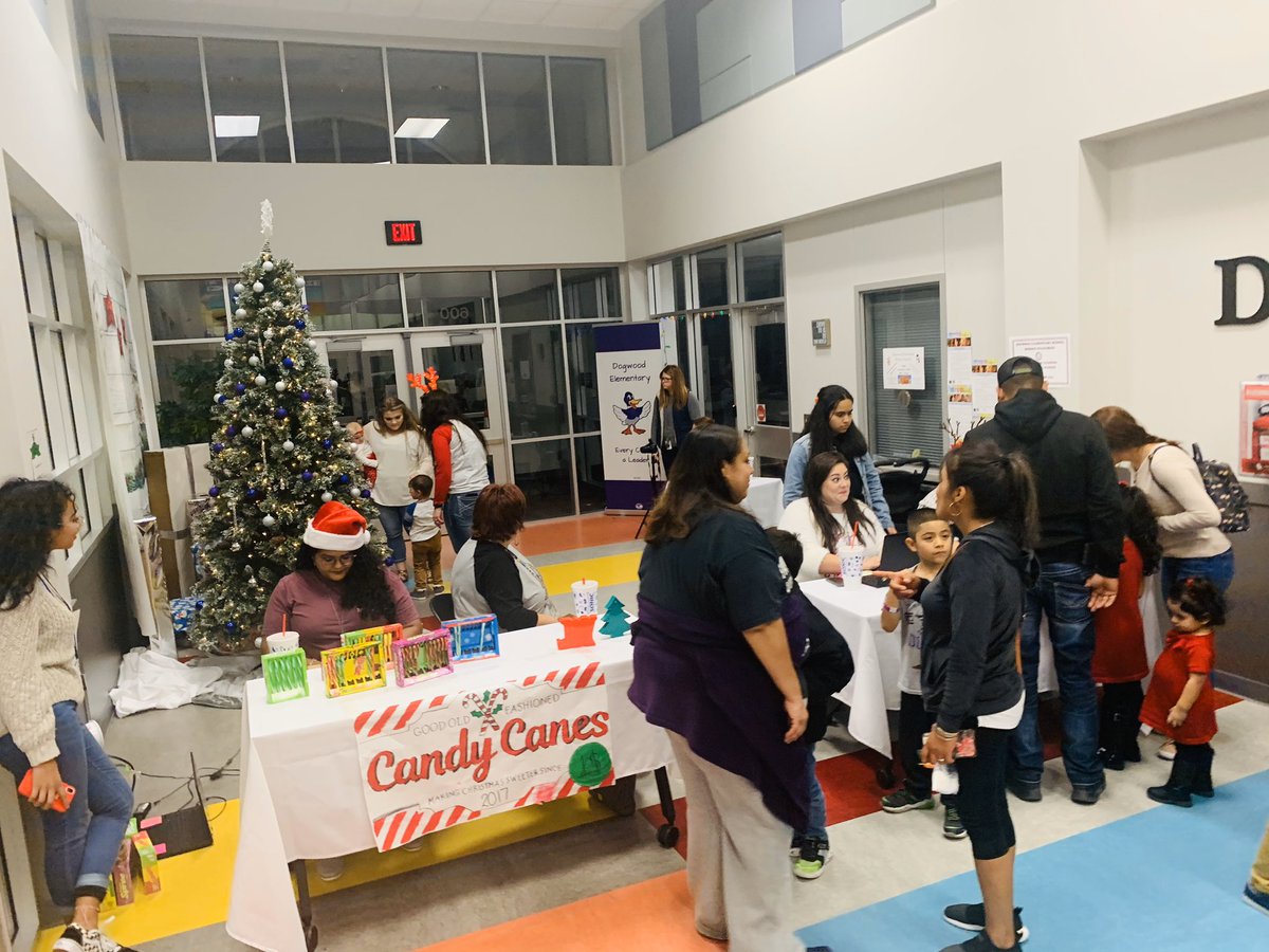 ClaThomas_PLE's tweet photo. Our Winter Festival was a success! Thank you to all who joined us last night! @Dogwood_Elem #de_ducks #ncisd https://t.co/l2DNzjOcMK