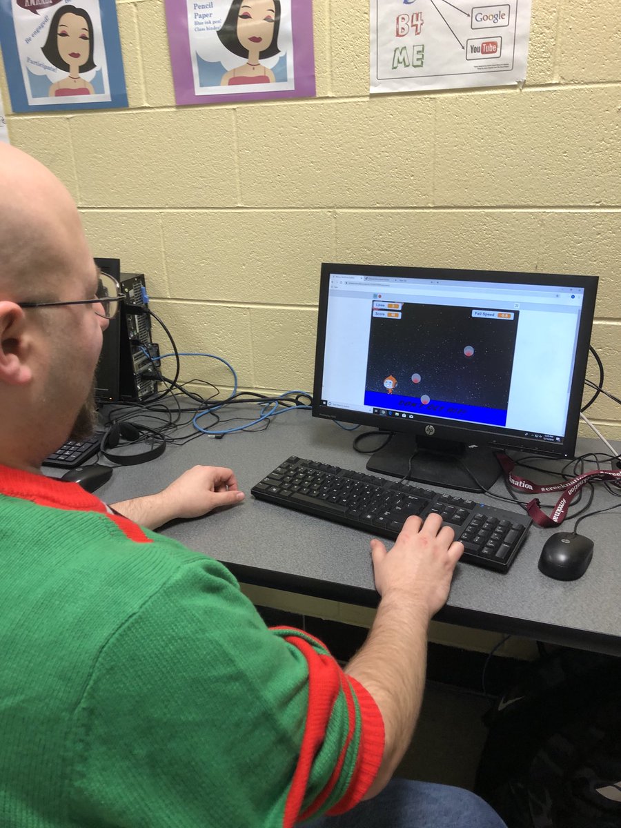 MzOutland's tweet image. Teachers @Tates Creek enjoys students’ games! #fcpshourofcode2019 #HourofCode2019