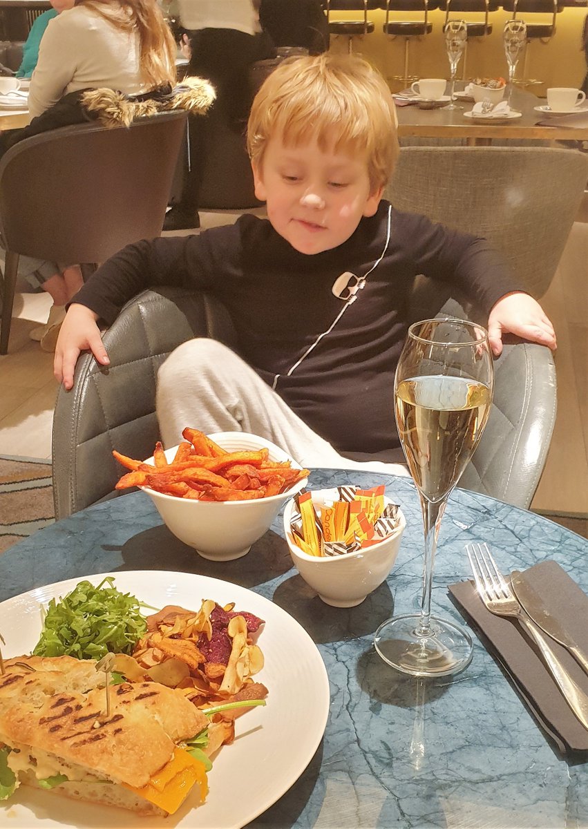 FrenchieMummy's tweet photo. Our last Monthly Highlights post is eventually live :) November was not that easy but we made some sweet memories as always! #TheSnowMan #TedToToe #kitchenaid #OIAwards19
https://t.co/6B7gPzbweJ https://t.co/Ye4byEOqrl