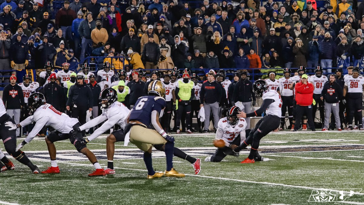 GovsFB's tweet photo. What a season, the Governors were truly #CutDifferent. 🎩🏈

🗞️ --> https://t.co/Bzjlvc5XWc
📸 --> https://t.co/is2tbU4Txm

#LetsGoPeay https://t.co/ftyagsr7yn