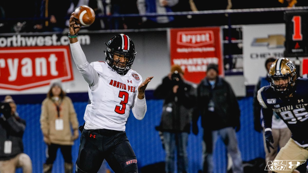 GovsFB's tweet photo. What a season, the Governors were truly #CutDifferent. 🎩🏈

🗞️ --> https://t.co/Bzjlvc5XWc
📸 --> https://t.co/is2tbU4Txm

#LetsGoPeay https://t.co/ftyagsr7yn