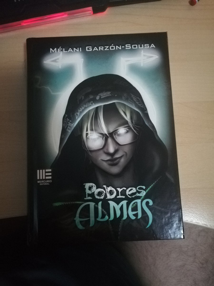 IchiroAtanak's tweet photo. Comenzamos a leer nueva novela, ésta ocasión Pobres Almas, de @MelaniGarzon https://t.co/1xZvC48PPC
