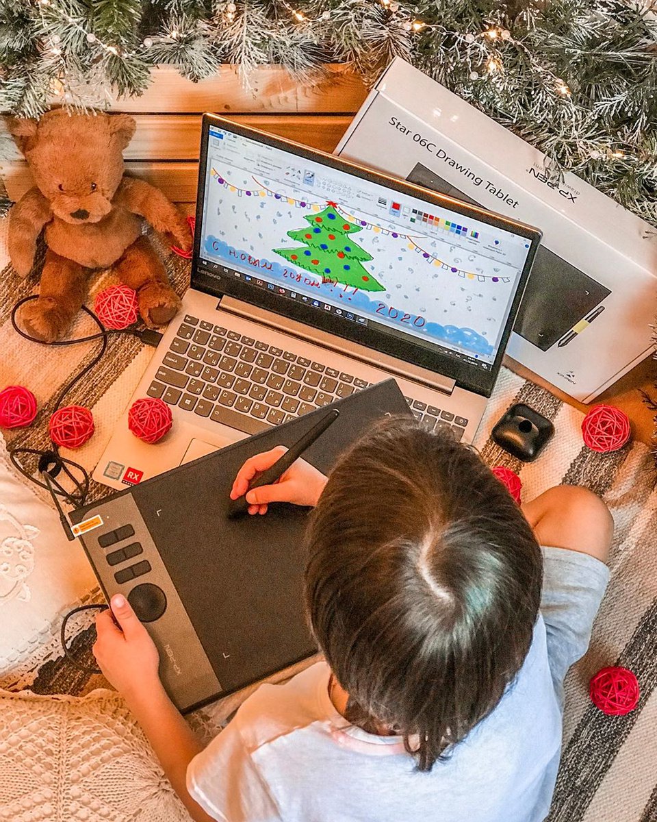 XPPEN's tweet photo. Thanks for the cute images shared by gus_creative😘 She said 'try, son. Realize your grandest ideas' so they select the #Star06 for purchasing digital art
Are you ready to upgrade your device? Have you done the entry for #Xmastreechallenge? It's only a few days left, come one💪🔥 https://t.co/MYZNyJBgtm