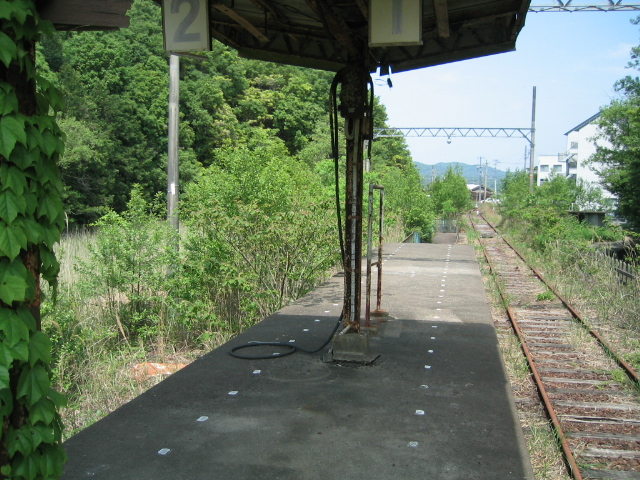 三重県在住の収集家 בטוויטר 志摩線の旧線跡の写真を2枚 白木 五知と旧穴川駅です 撮影した05年ではまだ架線柱やレールが残っていましたが現在はありません 解像度の低い写真ですが貼っておきます 三重県在住の収集家 בטוויטר 志摩線の旧線跡の写真を2枚 白木 五知と旧穴川駅です 撮影した05年ではまだ架線柱やレールが残っていましたが現在はありません 解像度の低い写真ですが貼っておきます