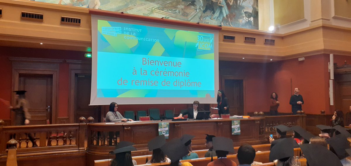 mohmmadohemd's tweet photo. Aujourd'hui la remise des diplômes de l'#ICOM. Remerciements à tous nos professeurs master (MUSE) surtout à @jbonaccorsi, la responsable de la formation et à tous les enseignant-e-s: @isabellegarcin, @pascalrobert, @BoukacemZeg, @adriansataii, ...#30ansicom https://t.co/cHEerlNUBZ