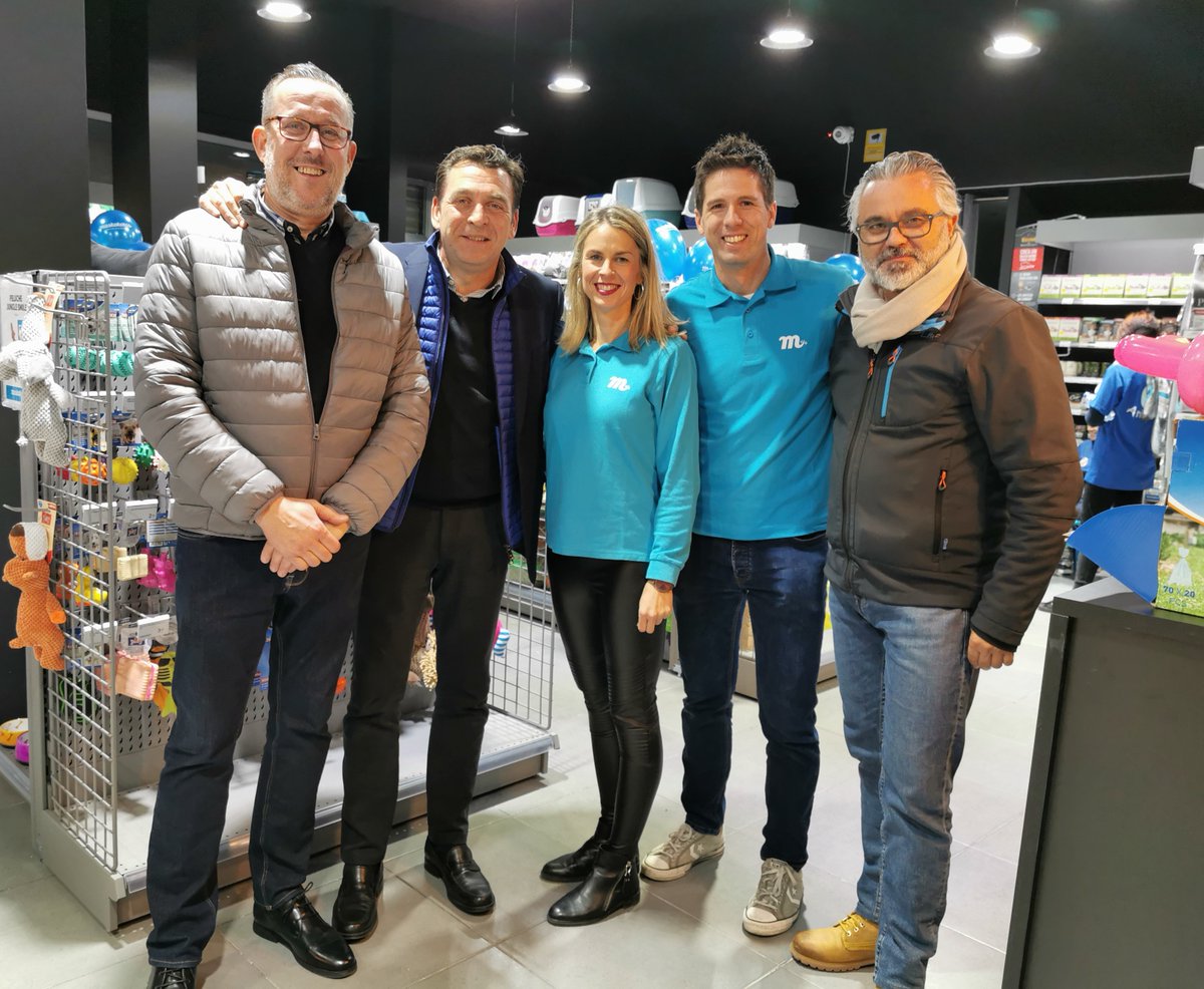 AntonianosVal's tweet photo. MASKOKOTAS EN EL BARRIO DE SANT ANTONI
En la Calle Sagunto, 164 nuestros amigos de #Maskokotas han inaugurado un nuevo establecimiento.
¡Felicidades!

@SalesianosVSAA @SalesianosSMX @SalesianasVlc #mascotas #animales #perros #gatos #unomásdelafamilia
https://t.co/CwAxY9RZch https://t.co/Vbo7rB25Pf
