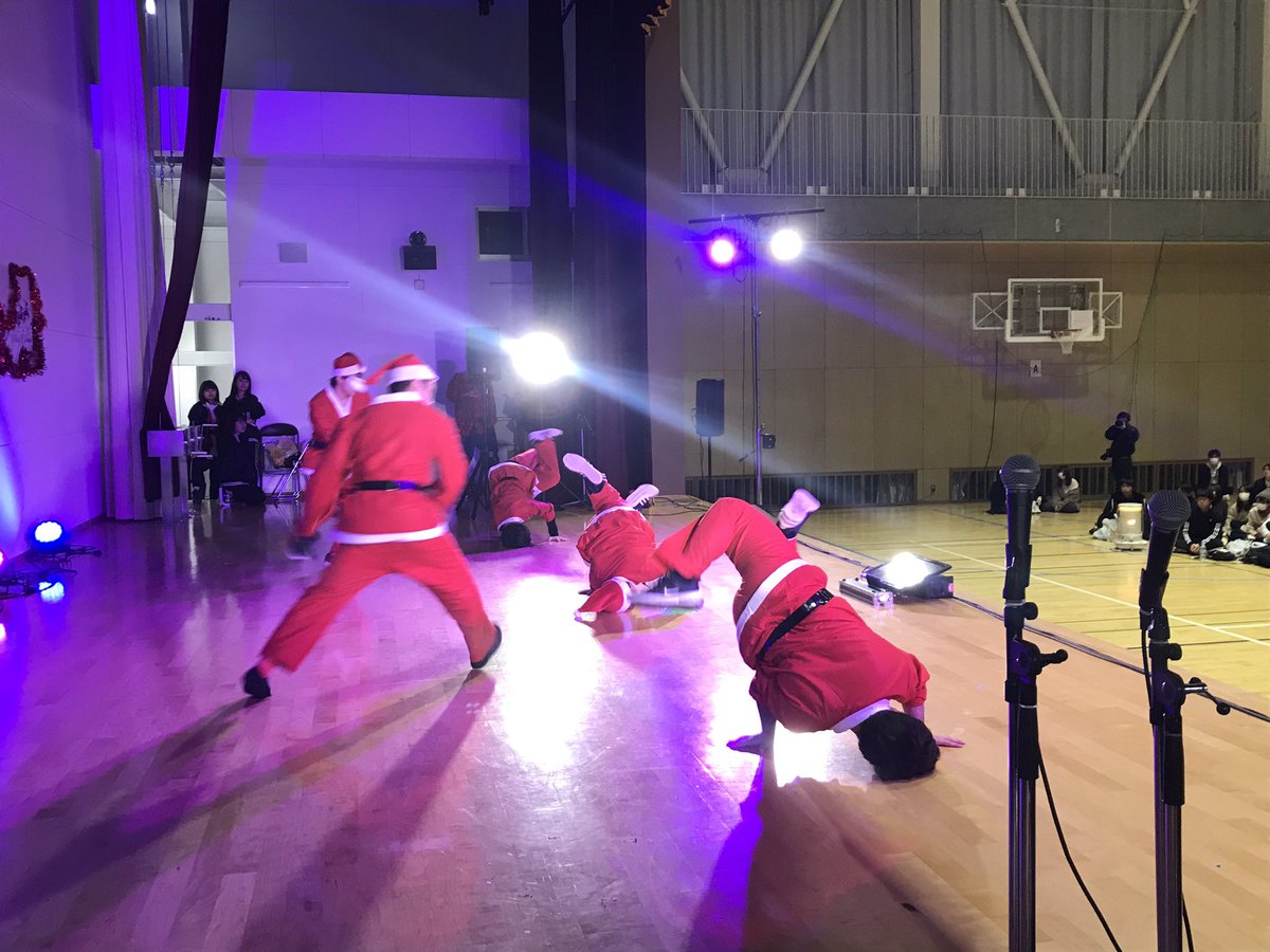 DJ_DanceClub's tweet photo. かわいいコスプレcrew💕💕
.
#クリスマス会
#CPcrew
#ダンス部 https://t.co/JCKZISHCQq