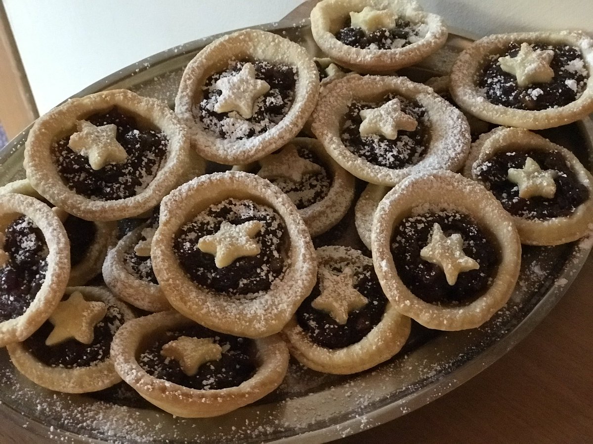 We’re at the Barrow Bridge Christmas Tree festival! Lots of Christmas trees decorated by the Bolton community. It’s so beautiful, come and take a look. We’re here serving homemade mince pies, homemade gingerbread, bean chilli and corned beef hash. We’d love to see you 😊#HuddleUp