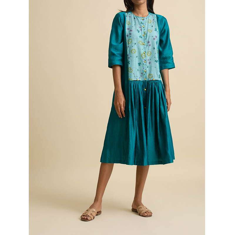strandofsilk's tweet photo. Bold colours and beautiful silhouettes in the collection from @kanelleHQ - Shop the collection only on https://t.co/7QPoXmhm2f #love #indian #designers https://t.co/6aVW0guDc3