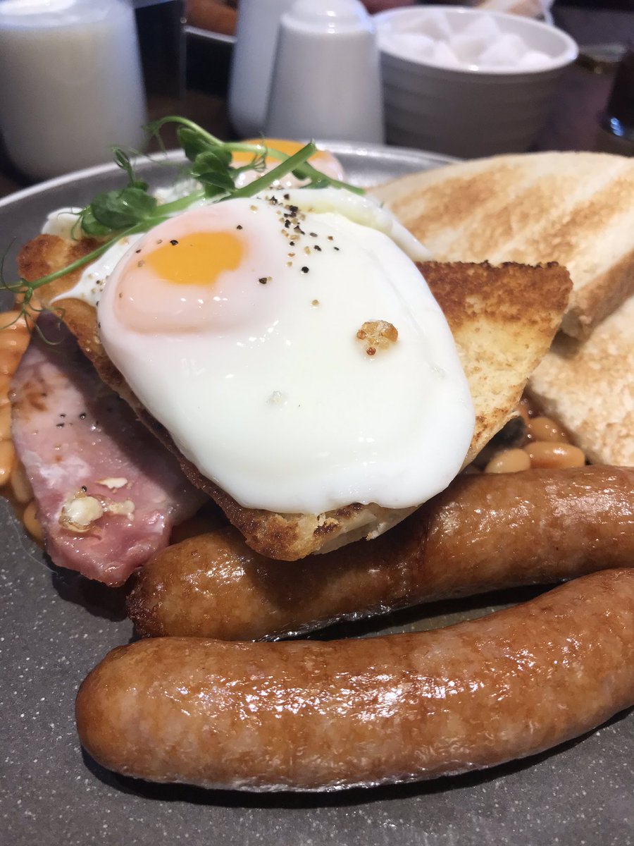 LorraineMcVeigh's tweet photo. Holy guacamole!!! 👀 2 eggs, 2 sausages, 2 bacon, potato bread, soda bread, toast, beans, mushrooms and vegetable roll... All for £4.95!!! How do they do it? #Cunninghams #Kilkeel #couldntfinishit #full 🥓🍳☕️ https://t.co/Je7nC8wMbE