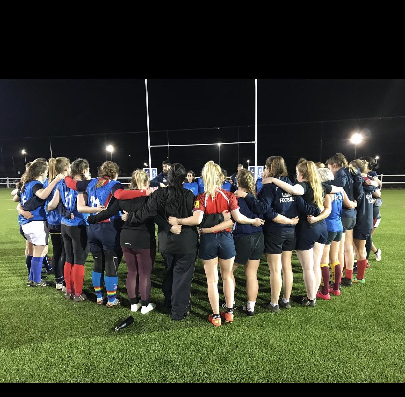 🏉| Fancy taking part in county rugby this year? Here is your chance! 🙌🏻 Any experience, any position, 18+ years. Sign up under the link below to secure your spot in the open trial 😃🥳 #WomensRugby #TryAndStopUs #GirlPower #RugbyGals #MiddlesexLadies   middlesexrugby.com/nominations-fo…