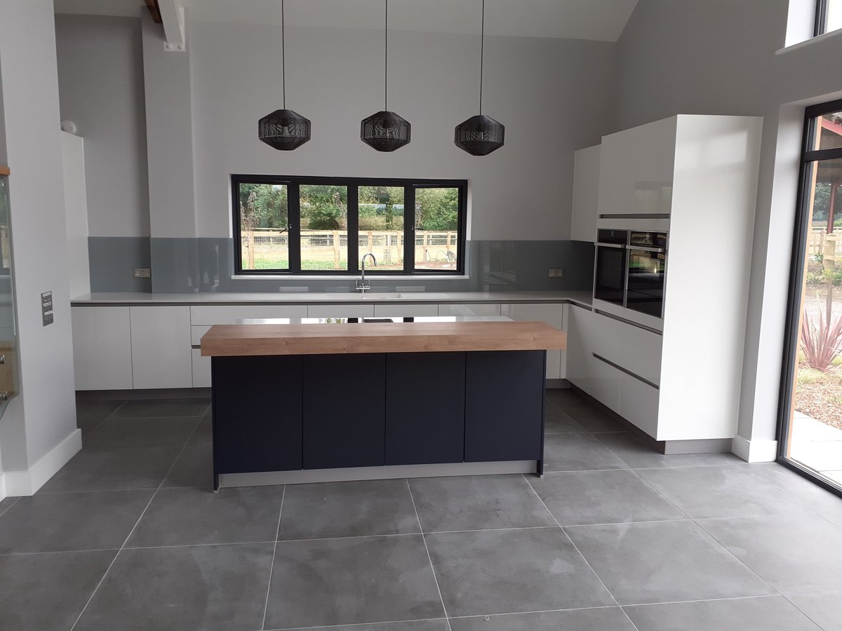 Barn Conversion with a @Pronorm kitchen & @NEFFHomeUK appliances, @Silestone tops from the team @Stortfordkitch1