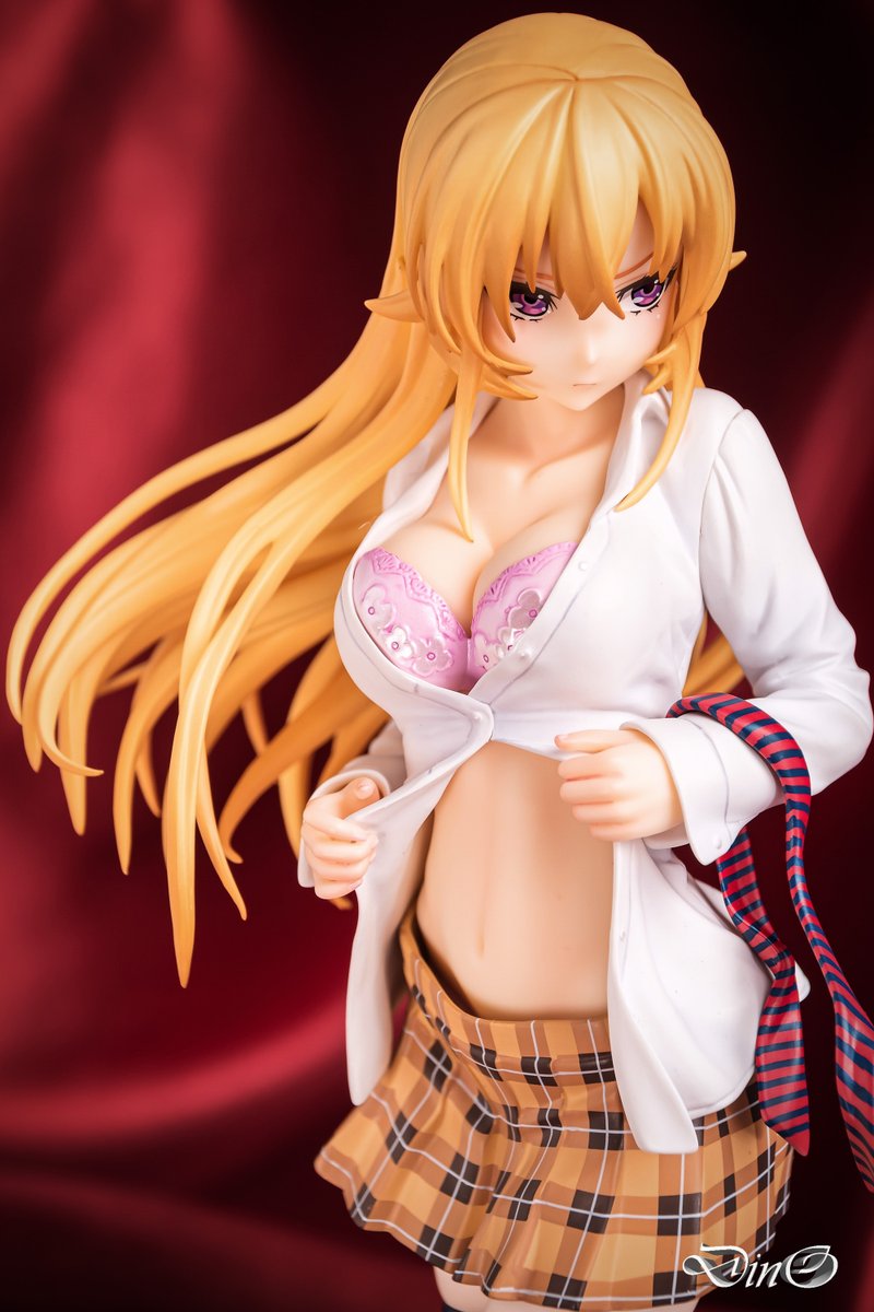 Twoucan 薙切えりな の注目ツイート モデル